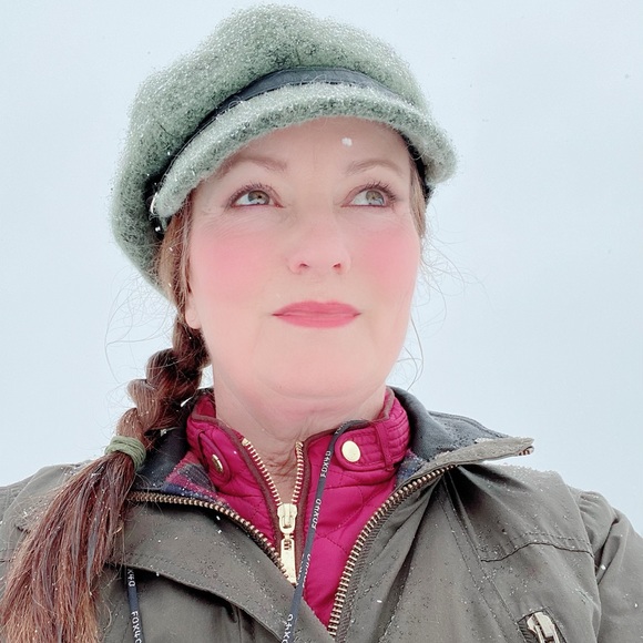 Meet your Posher, Paige - Picture 1 of 1